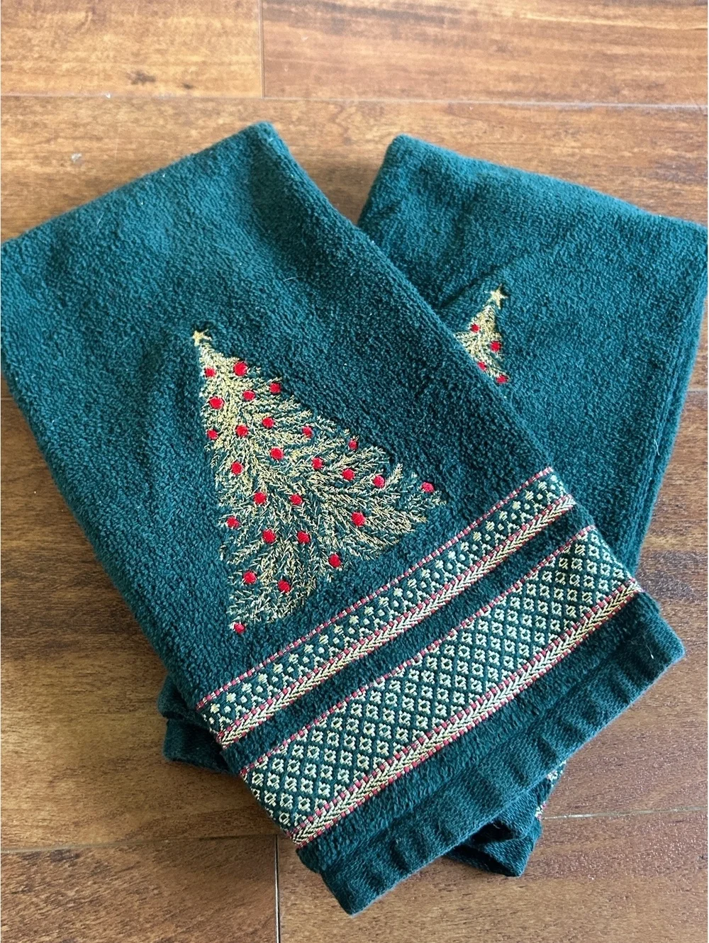 Set of 2 Green Christmas Tree Embroidered Hand Towels